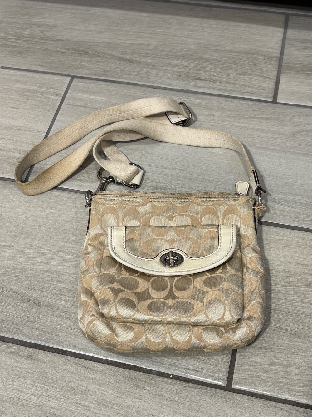 Coach Crossbody Khaki/Beige Purse Bag
